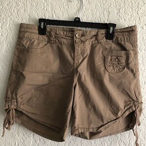 Rewind Shorts Khaki Multiple Pockets Scrunch Tie Sides Size 17
